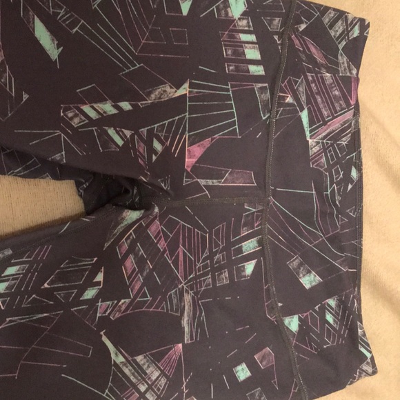 Zella spandex Capri leggings - medium - Picture 2 of 4